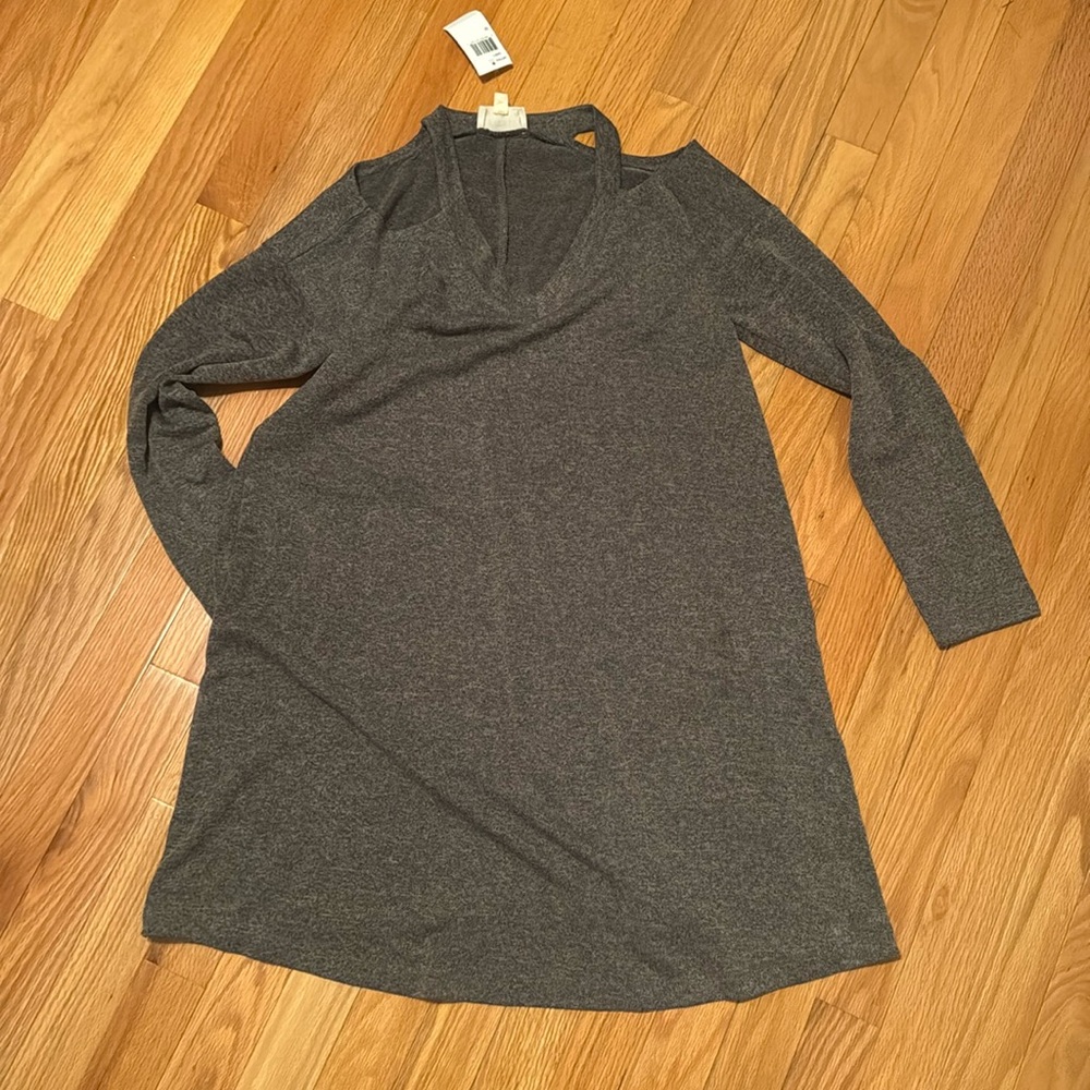 Everly NWT❗️Cold Shoulder Tunic